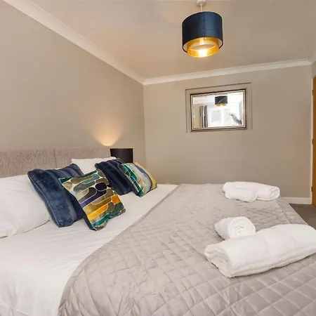 Hollis House York- 4 Bedroom With Free Parking