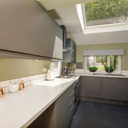 Hollis House York- 4 Bedroom With Free Parking