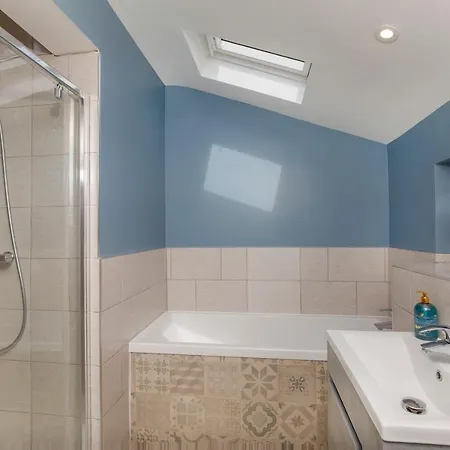 Hollis House York- 4 Bedroom With Free Parking Hotel Strensall