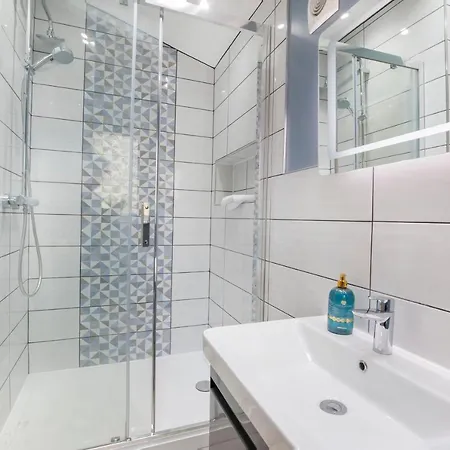Hollis House York- 4 Bedroom With Free Parking Vakantiehuis Strensall