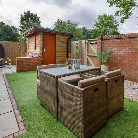 Hollis House York- 4 Bedroom With Free Parking